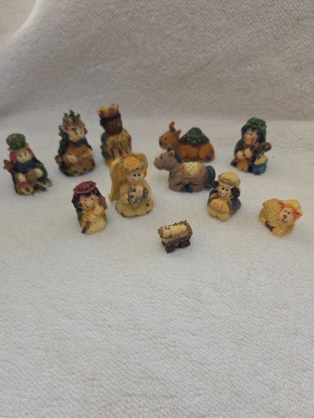 Polystone Holy Nativity Mini Figurine 11 Piece Set